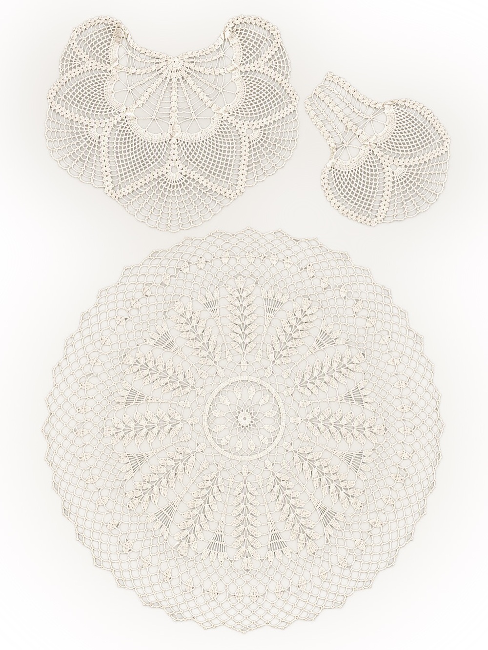 80+ Year Old Ivory Lace Doily Set